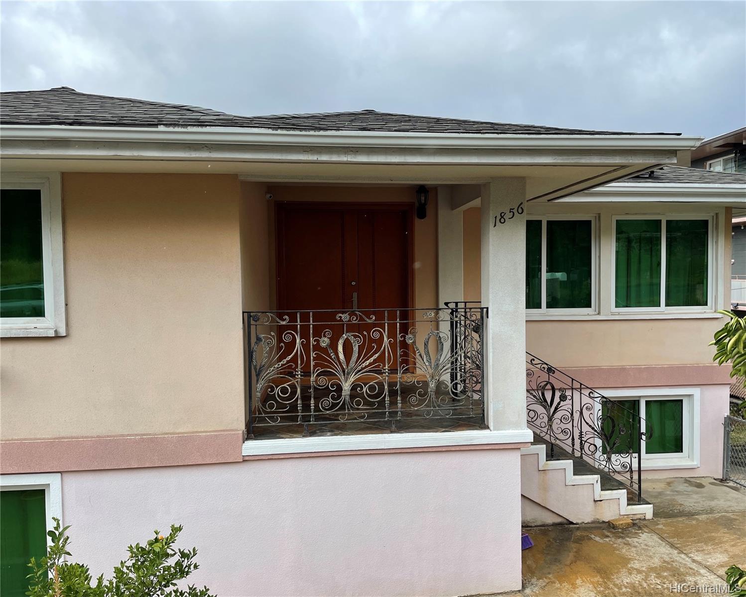 1856 Puowaina Drive Honolulu, HI 96813