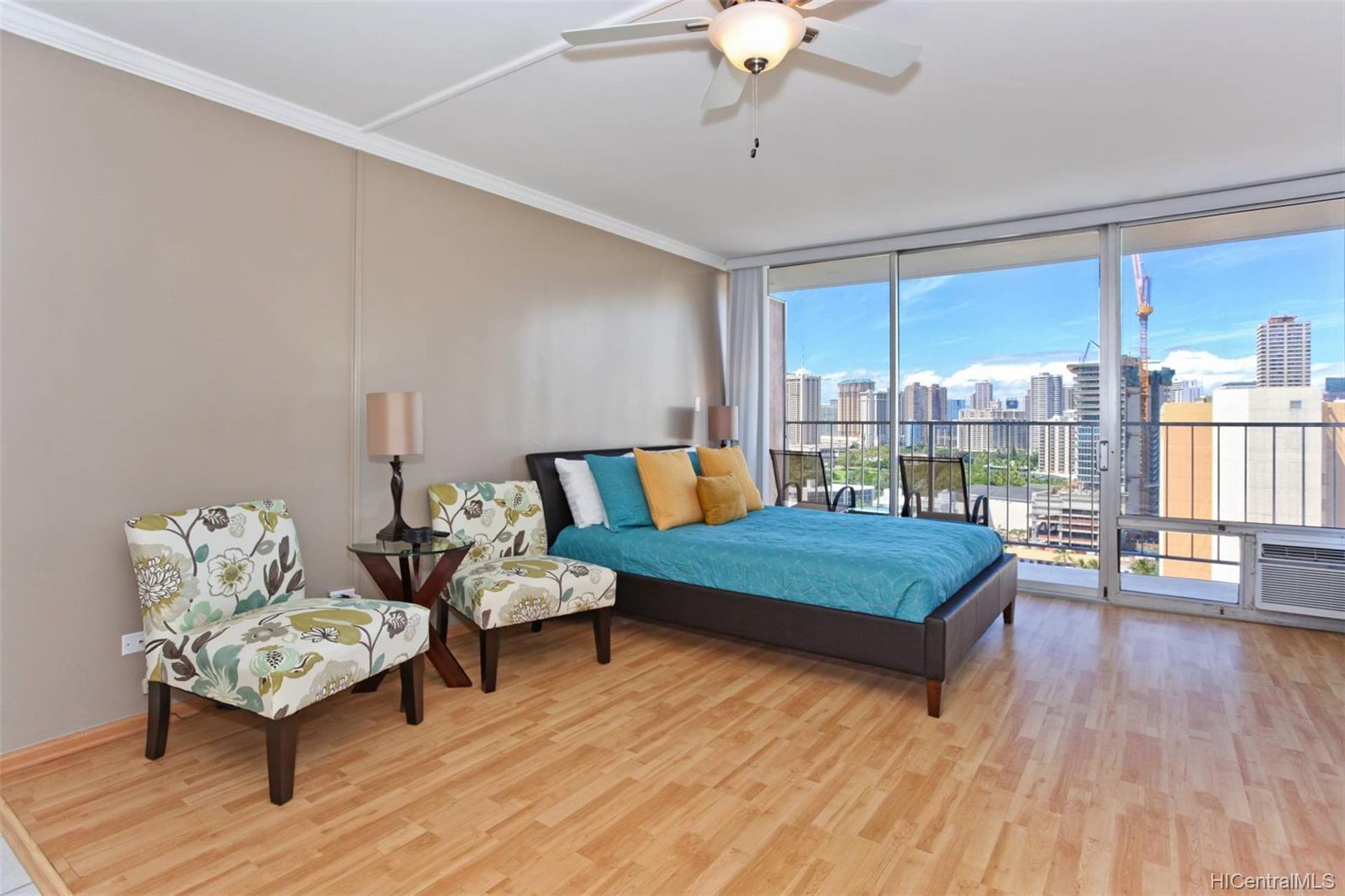 364 Seaside Avenue #1902, Honolulu, HI 96815