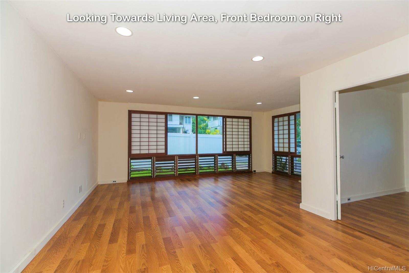 2594 Kekuanoni Street Honolulu, HI 96813