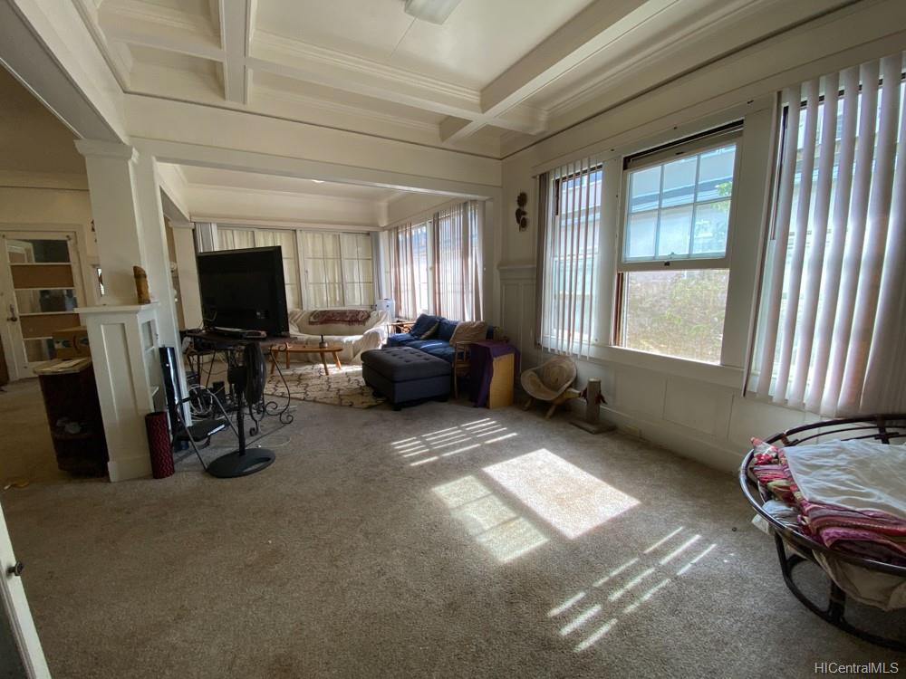 1142 8th Avenue Honolulu, HI 96816