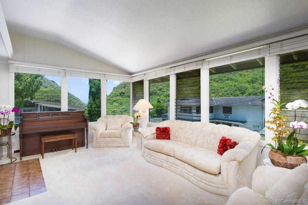 2630 Waiomao Road Honolulu, HI 96816