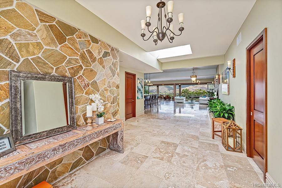 126 Polihale Place Honolulu, HI 96825