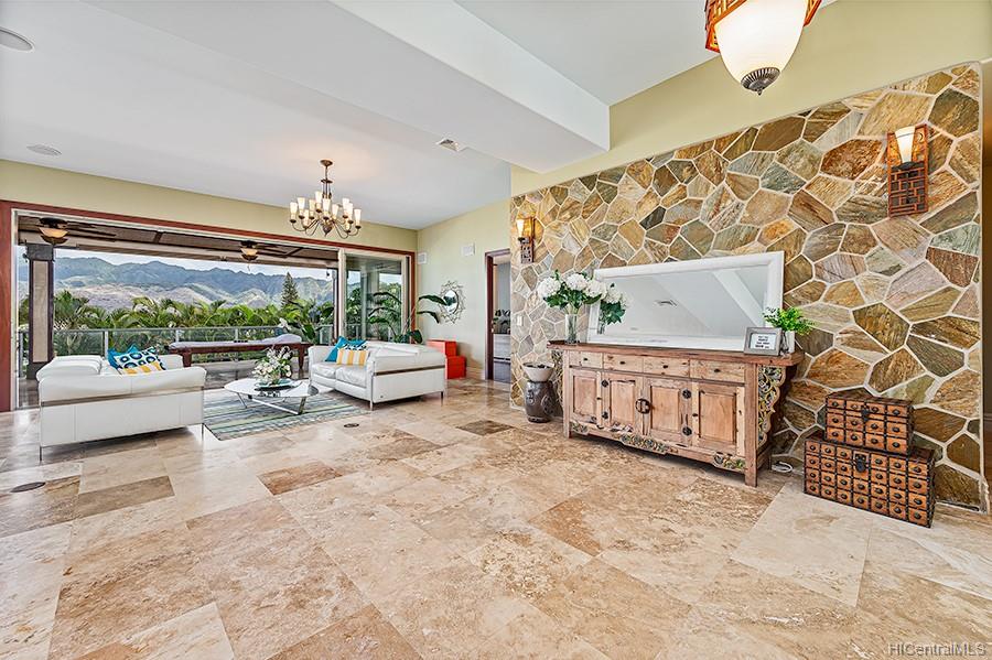 126 Polihale Place Honolulu, HI 96825