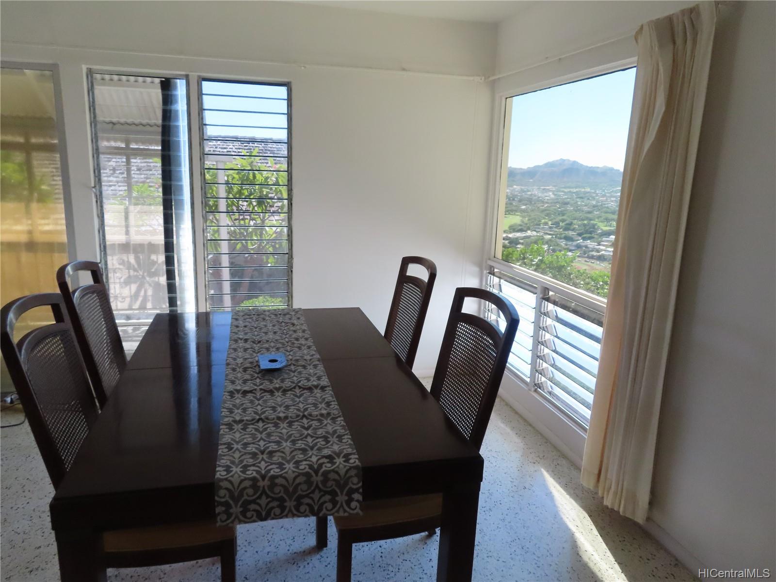 1570 Kamole Street Honolulu, HI 96821