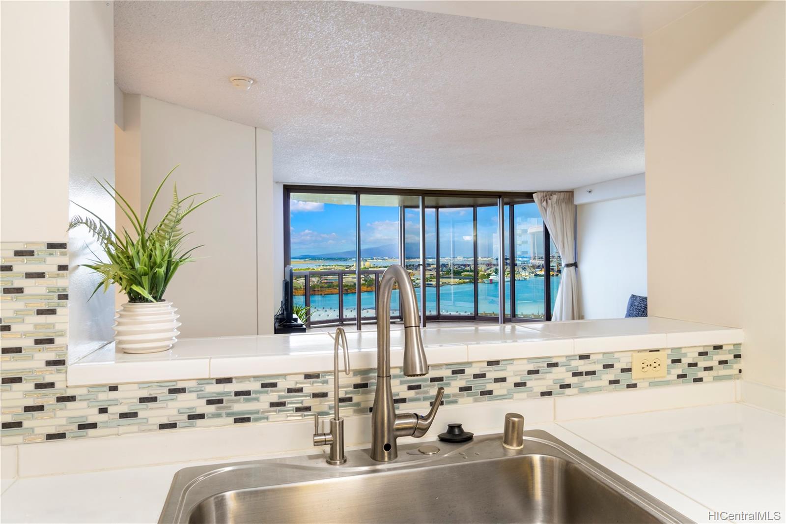 415 South Street #2203, Honolulu, HI 96813