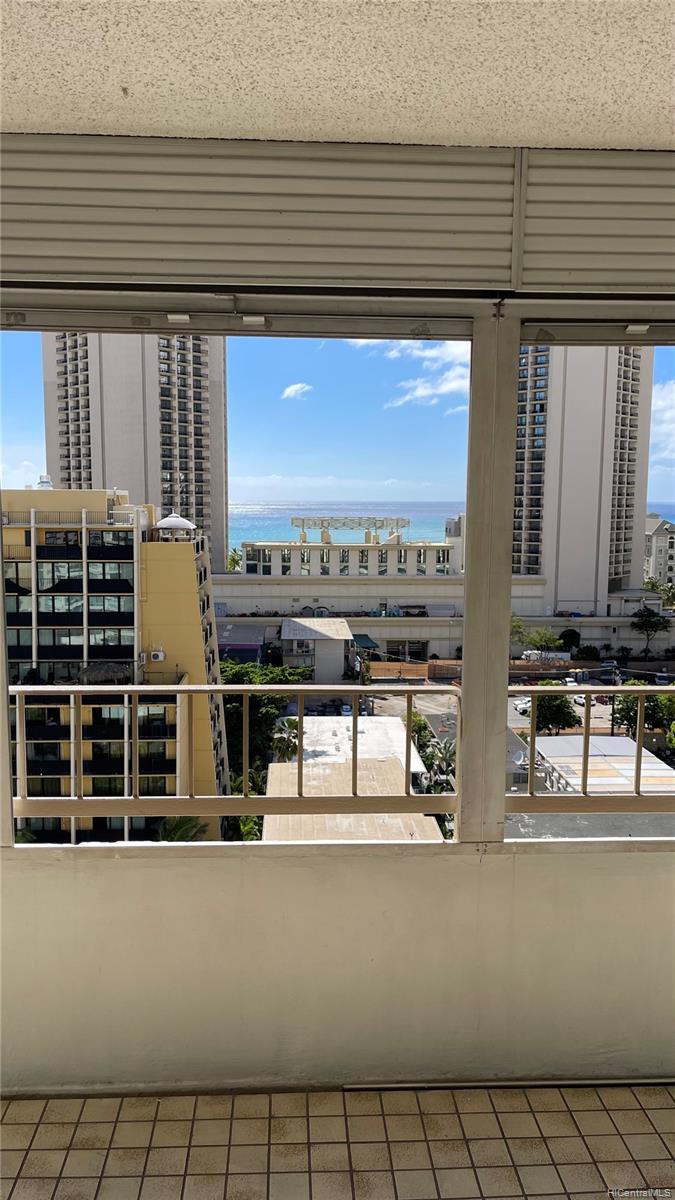 225 Kaiulani Avenue #1403, Honolulu, HI 96815