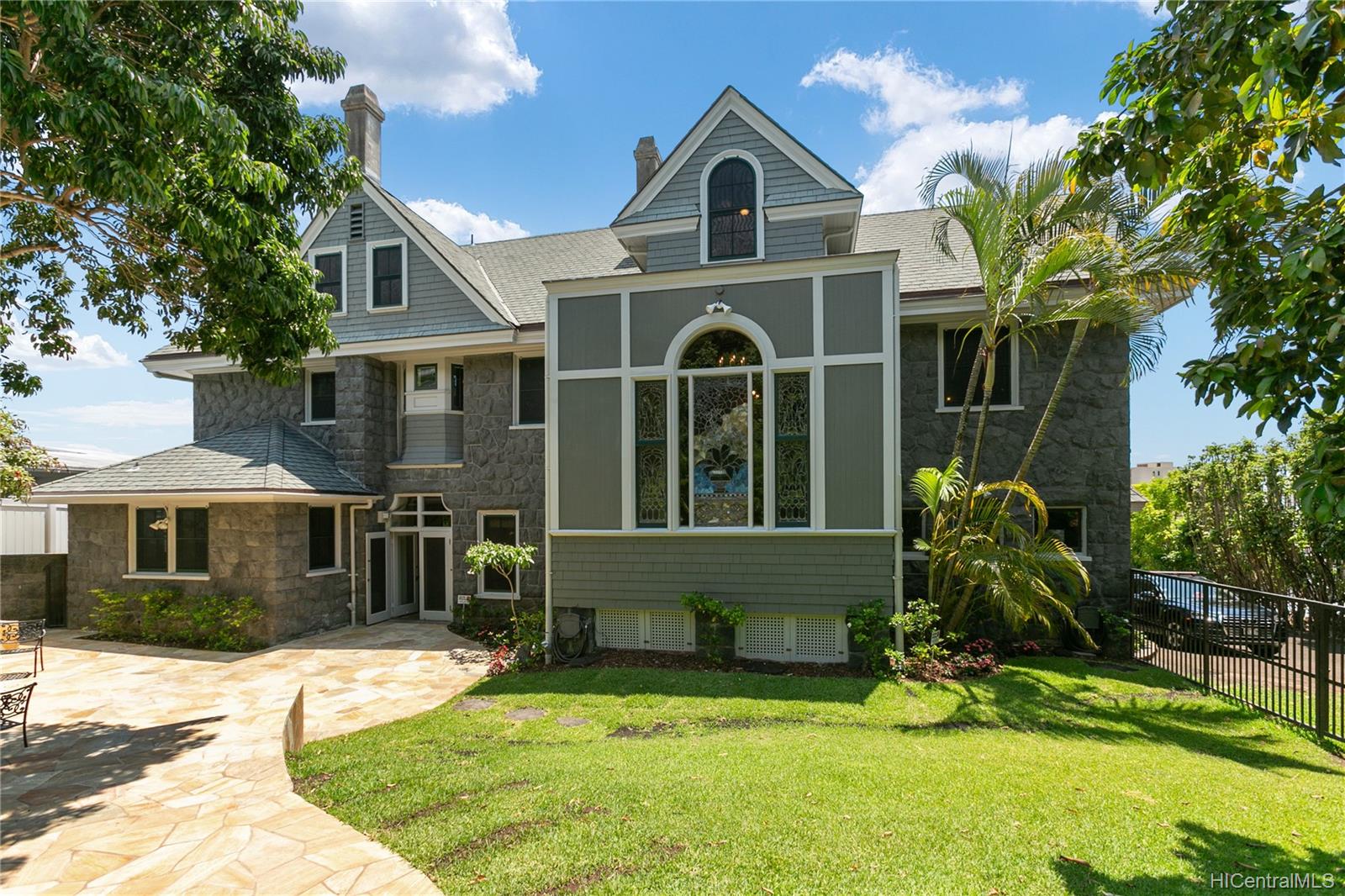 1302 Nehoa Street Honolulu, HI 96822