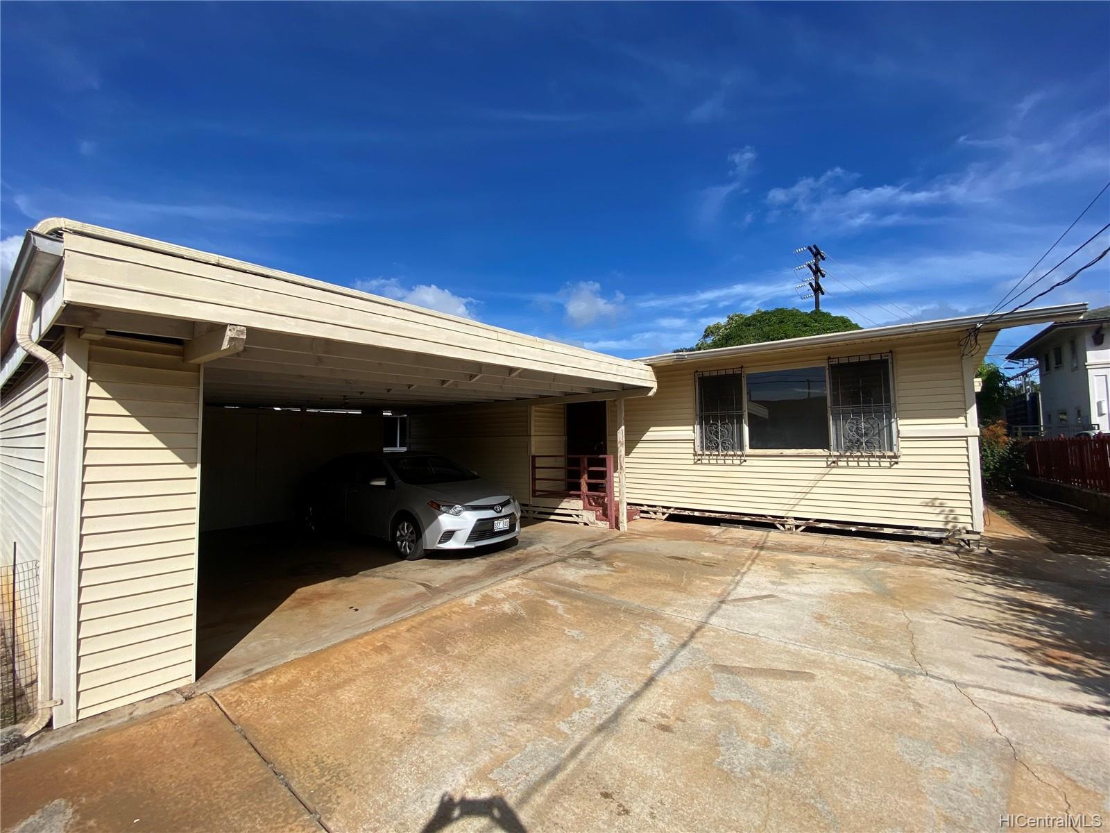 739 Luawai Street Honolulu, HI 96816