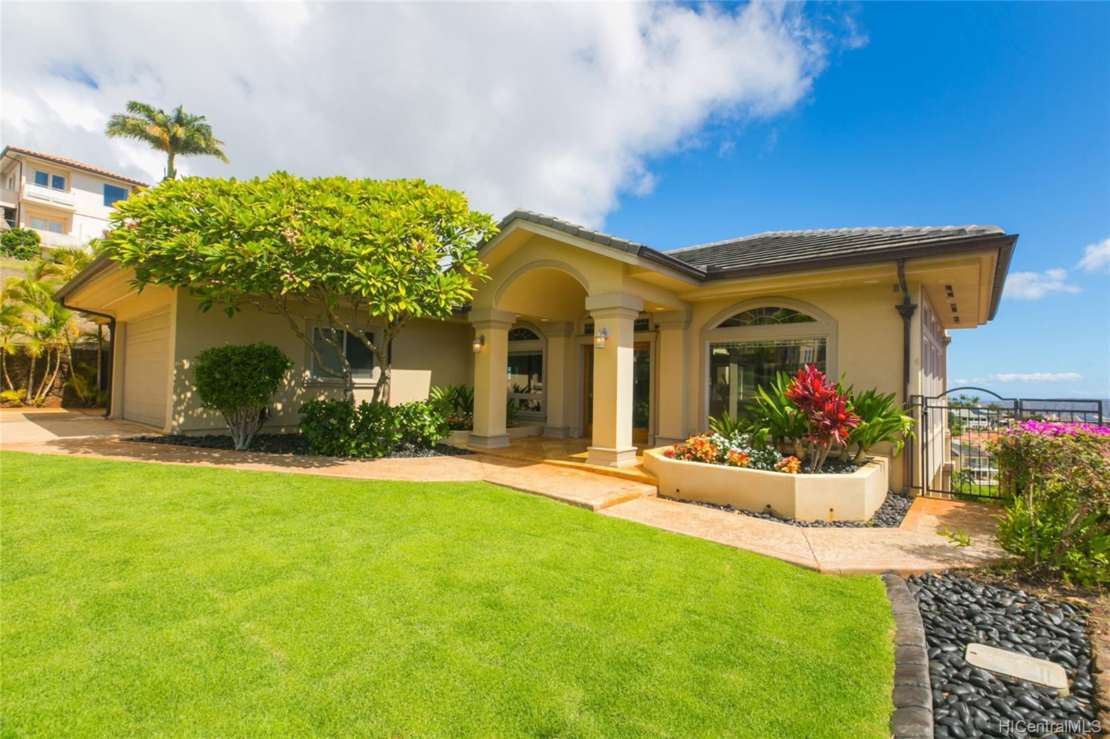 541 Moaniala Street Honolulu, HI 96821