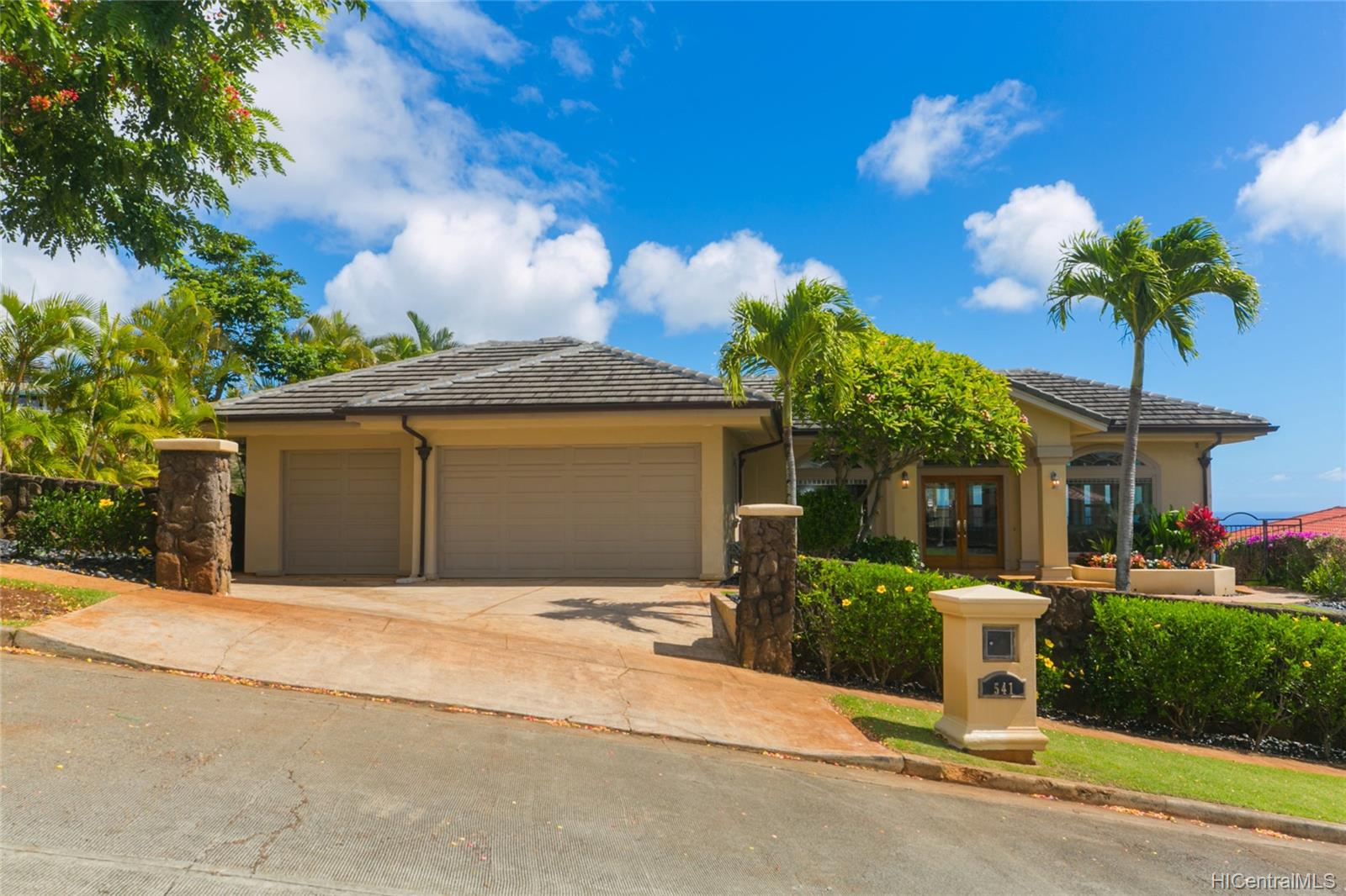 541 Moaniala Street Honolulu, HI 96821