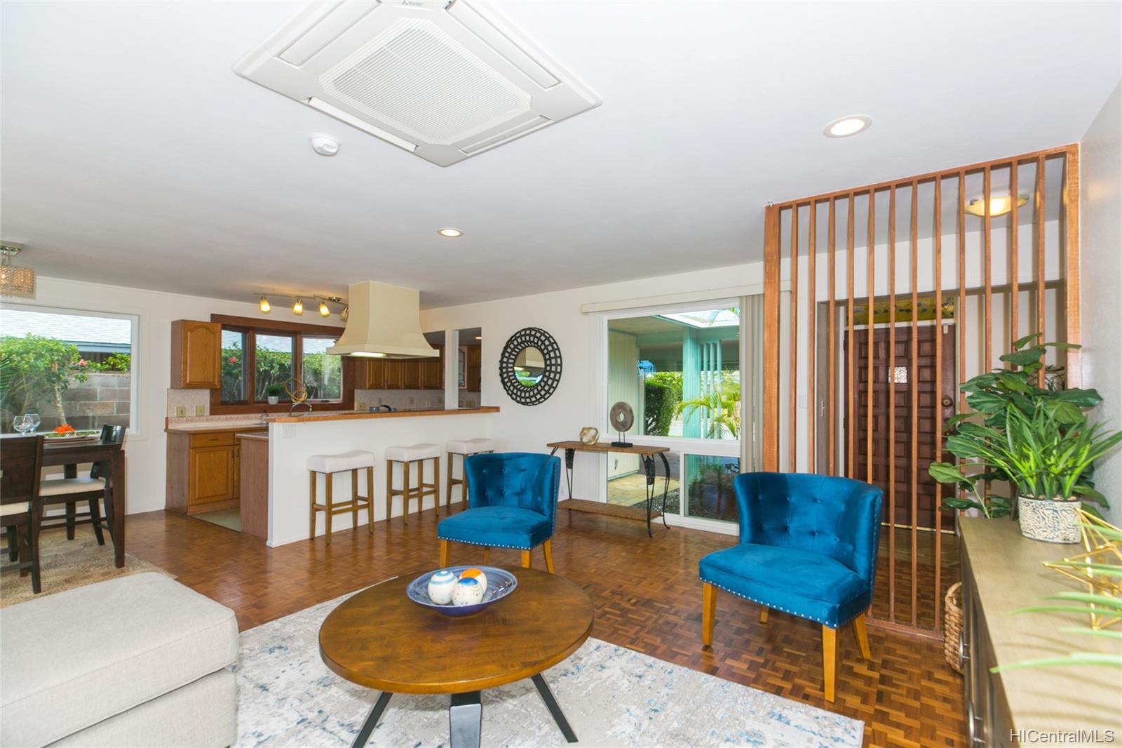 7223 Kipu Place Honolulu, HI 96825