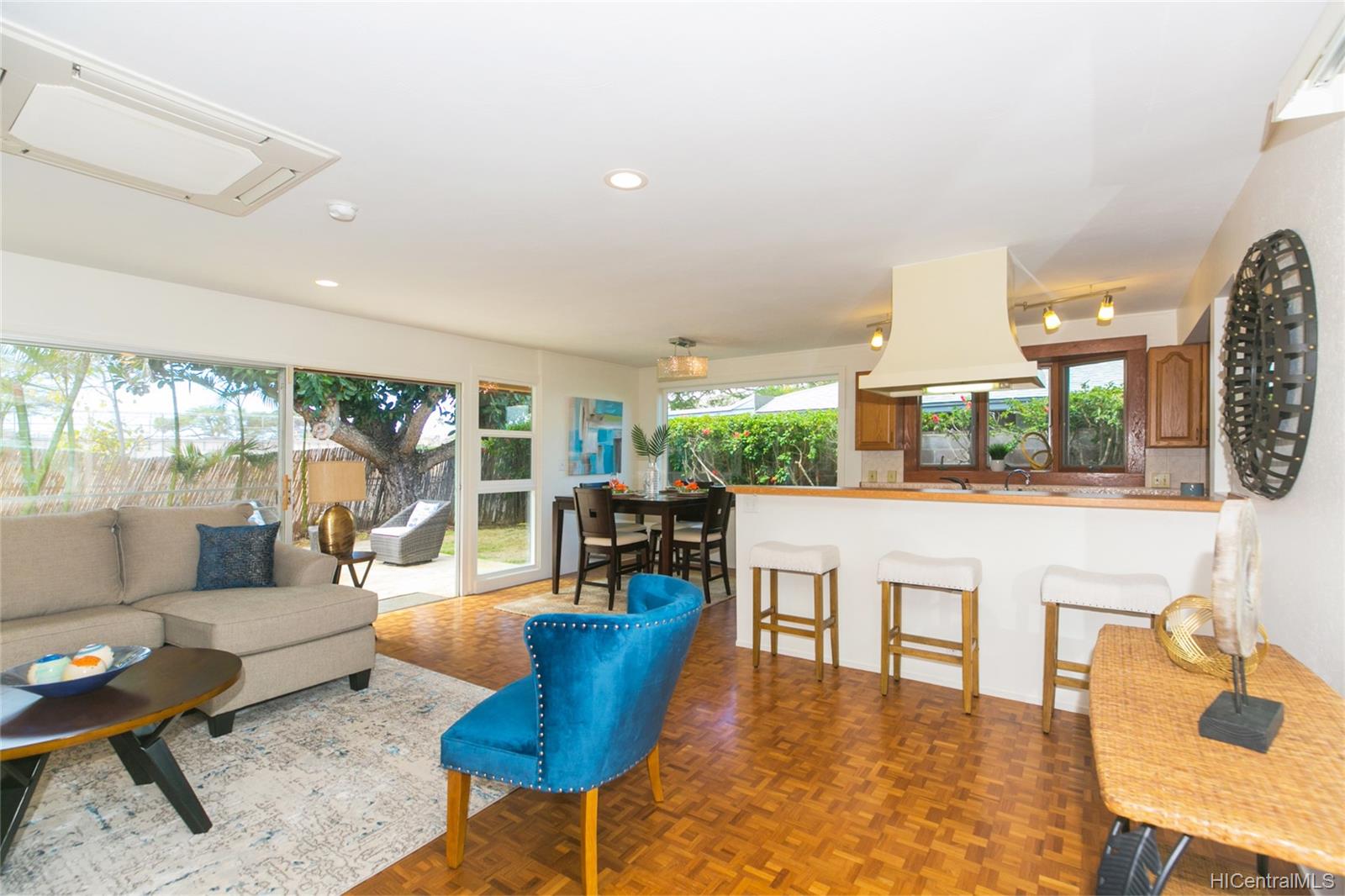 7223 Kipu Place Honolulu, HI 96825