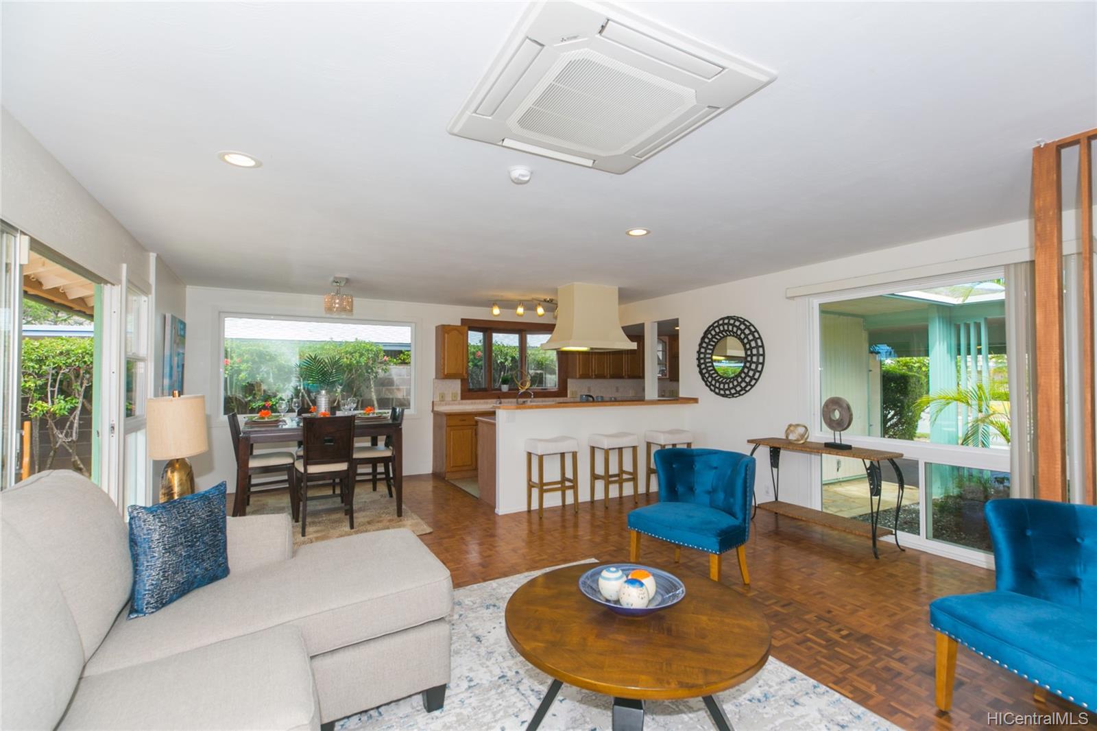 7223 Kipu Place Honolulu, HI 96825