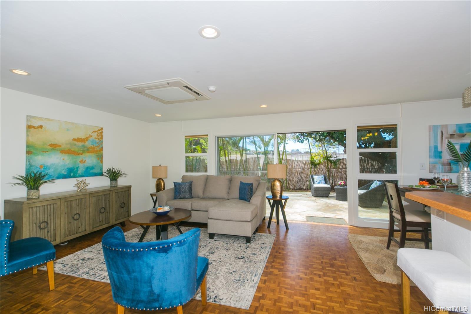 7223 Kipu Place Honolulu, HI 96825