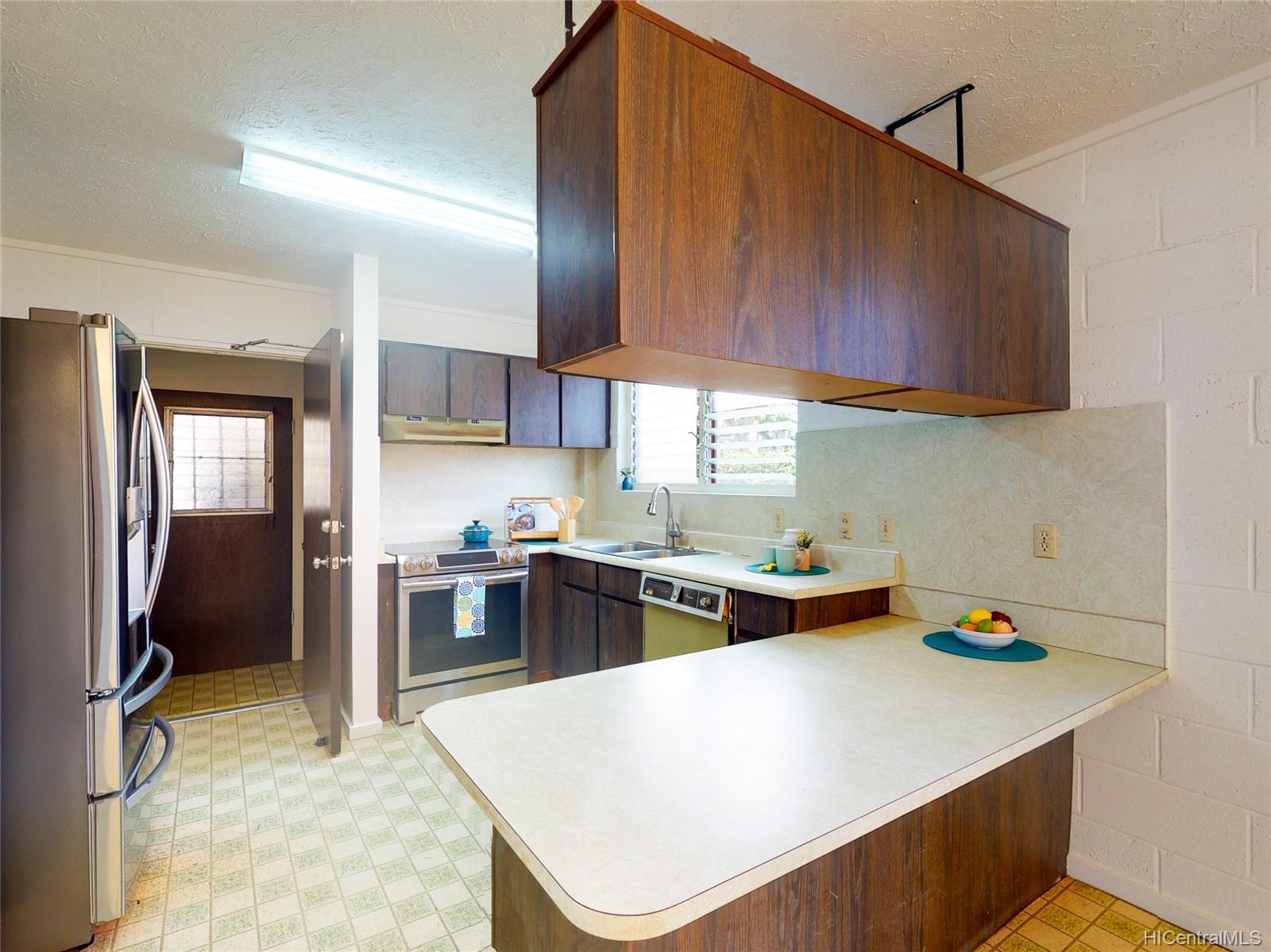 2991 Kamakini Street Honolulu, HI 96816