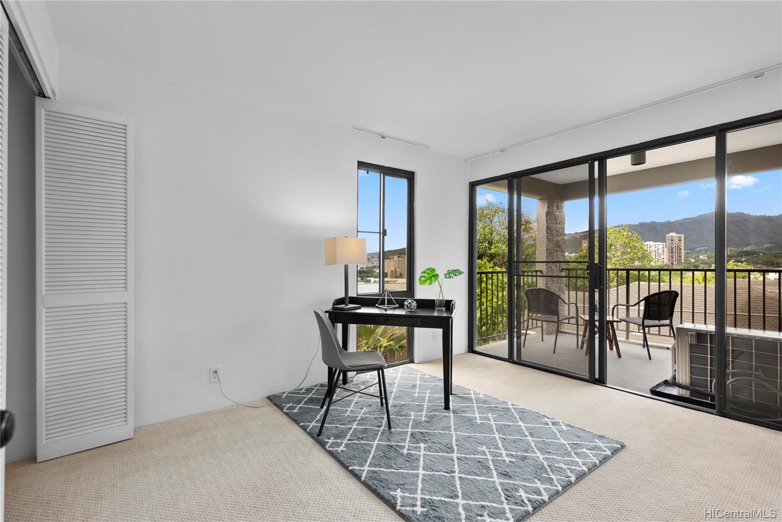 217 Prospect Street #C15, Honolulu, HI 96813