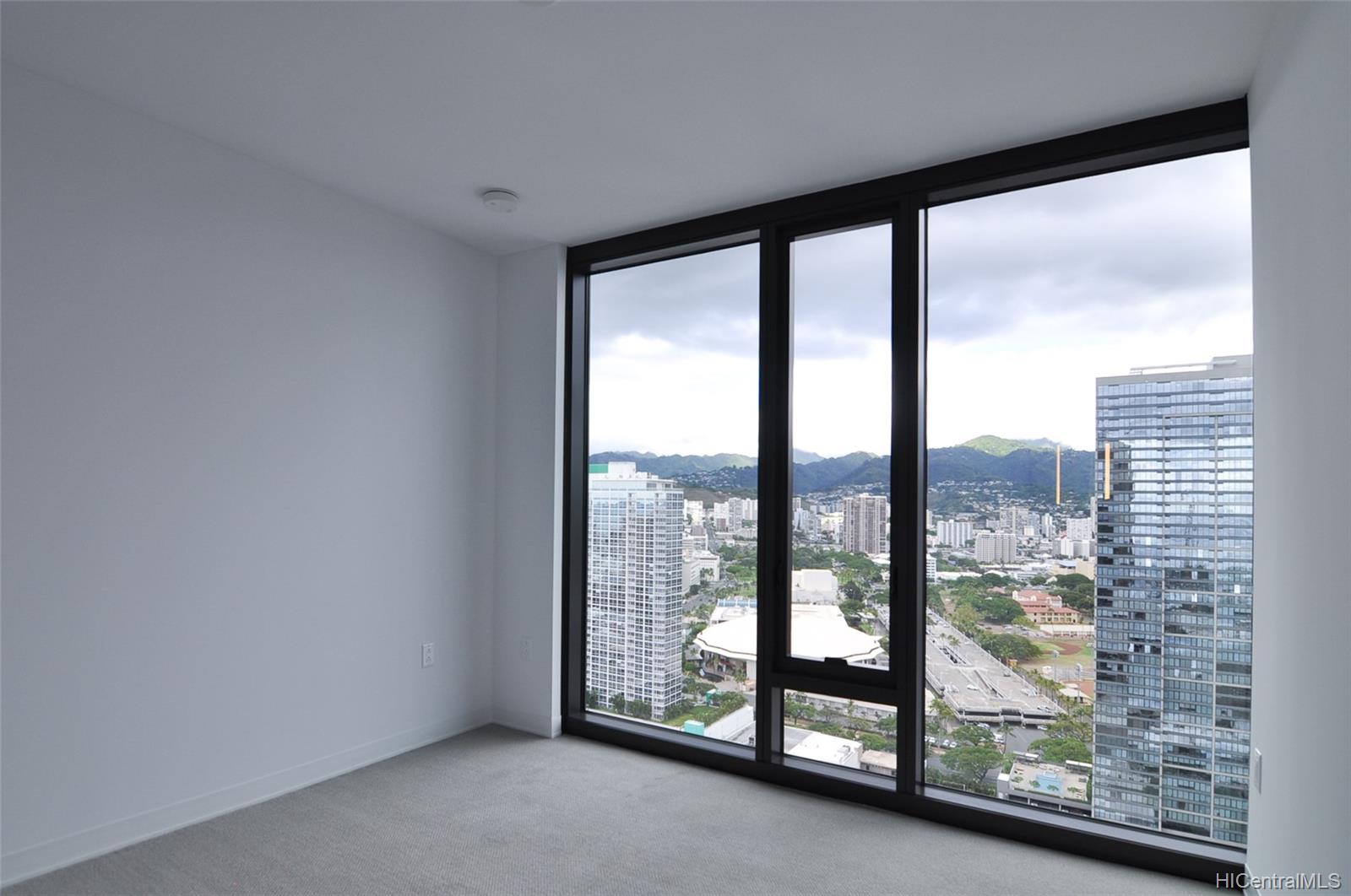 987 Queen Street #3214, Honolulu, HI 96814