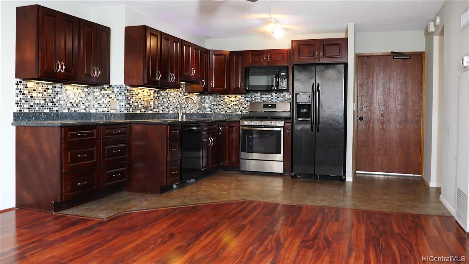 430 Lewers Street #702 (7B), Honolulu, HI 96815