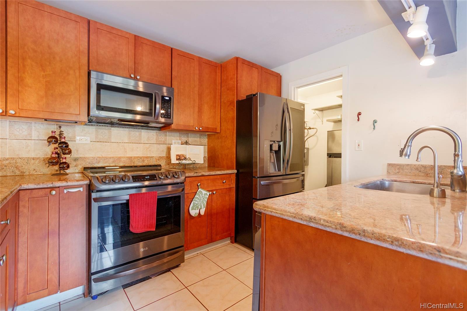 444 Lunalilo Home Road #701, Honolulu, HI 96825
