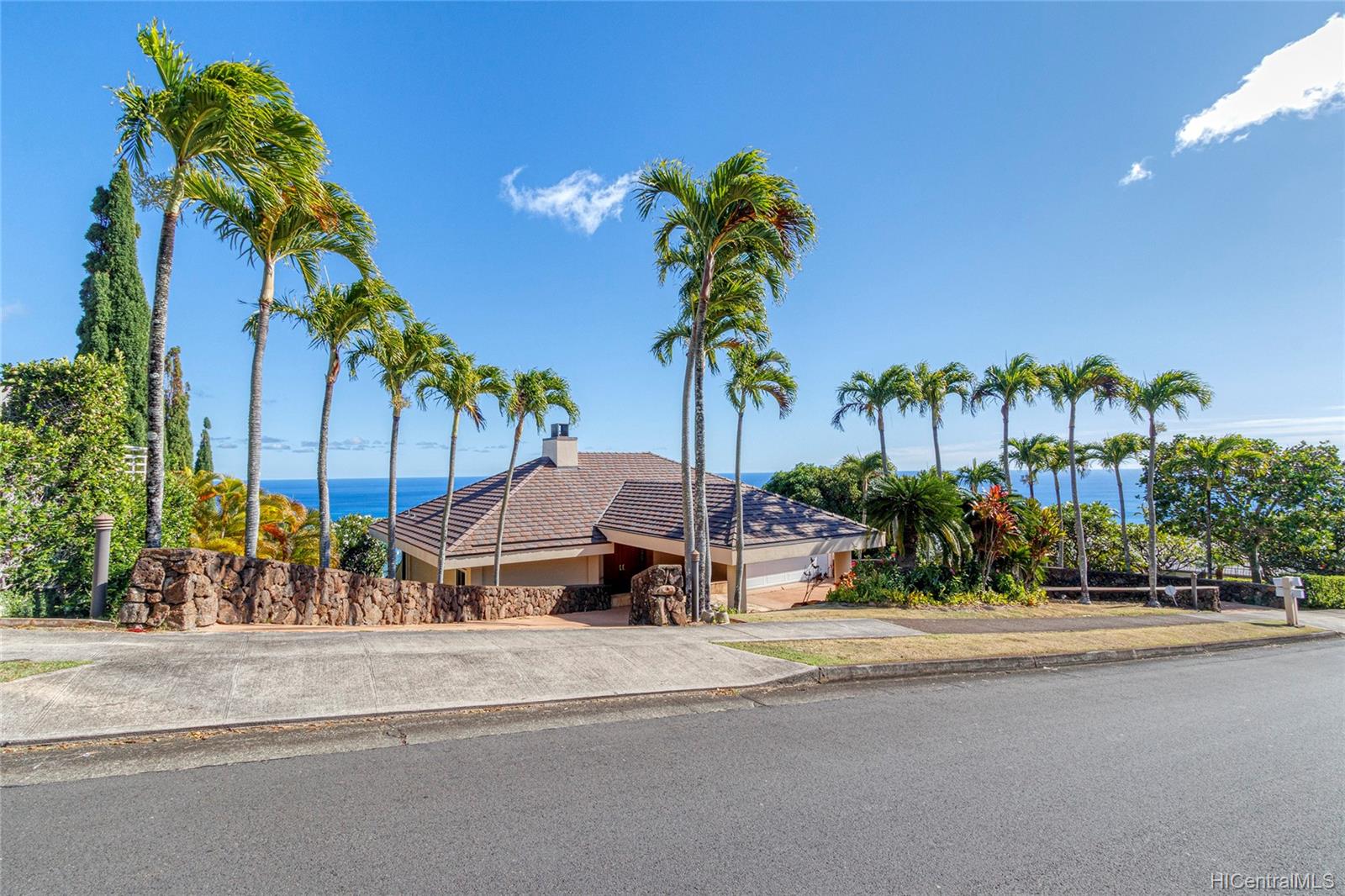 619 Puuikena Drive Honolulu, HI 96821