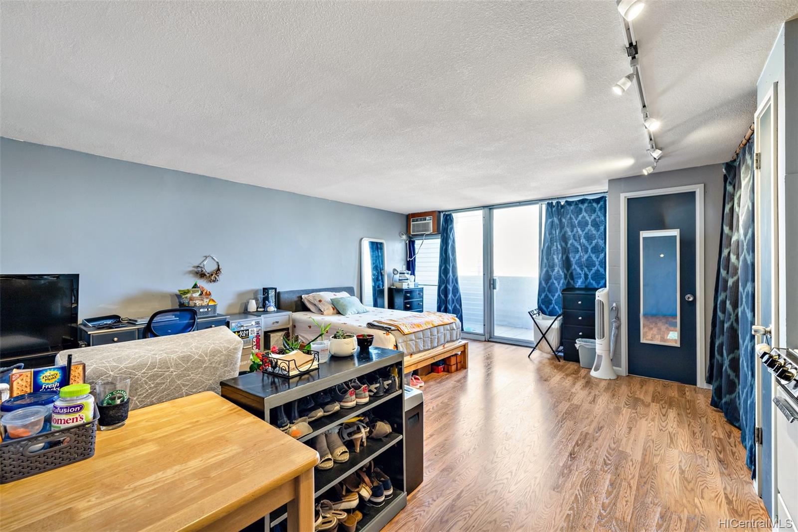 824 Kinau Street #807, Honolulu, HI 96813