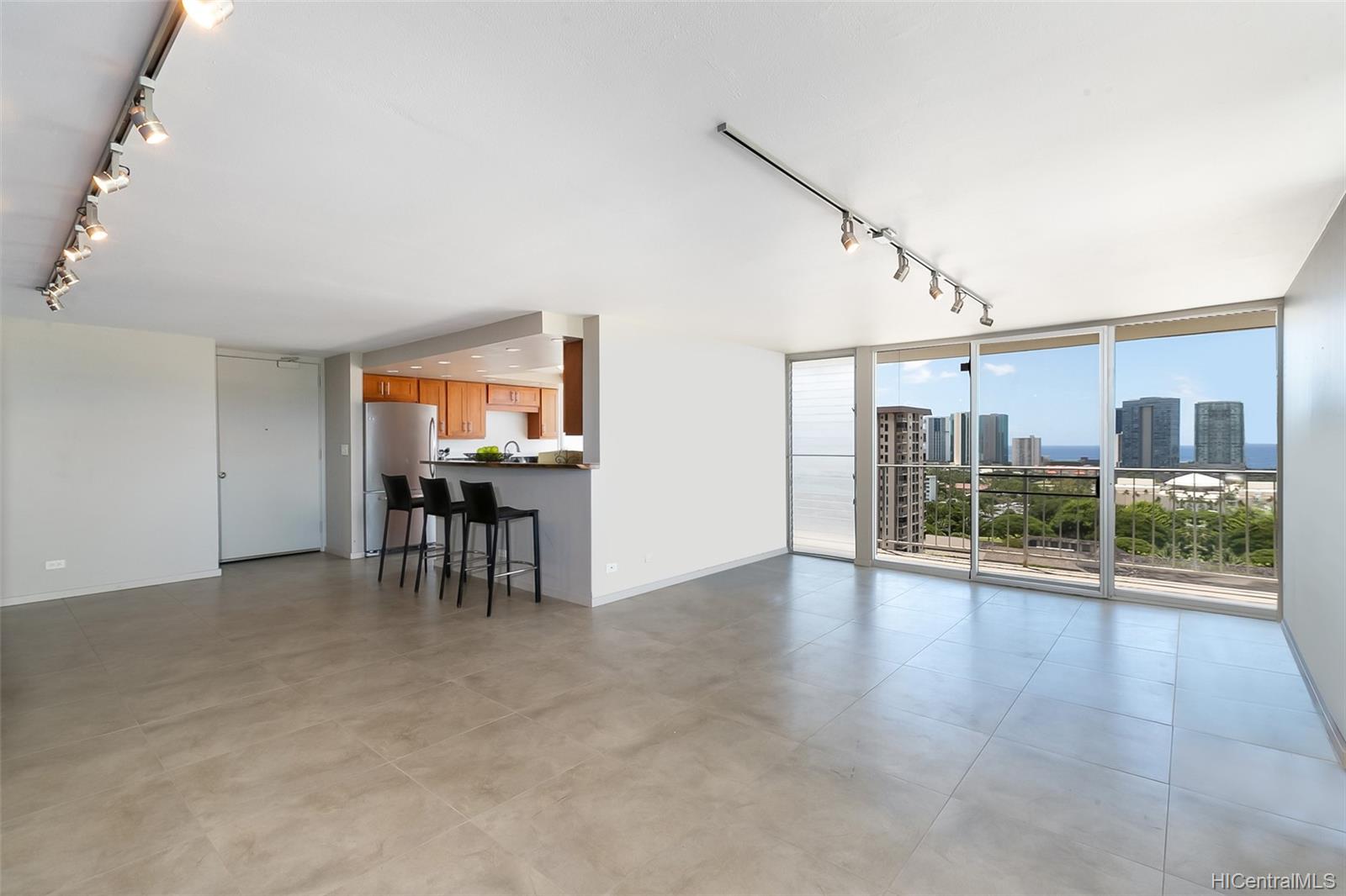 1425 Ward Avenue #12W, Honolulu, HI 96822