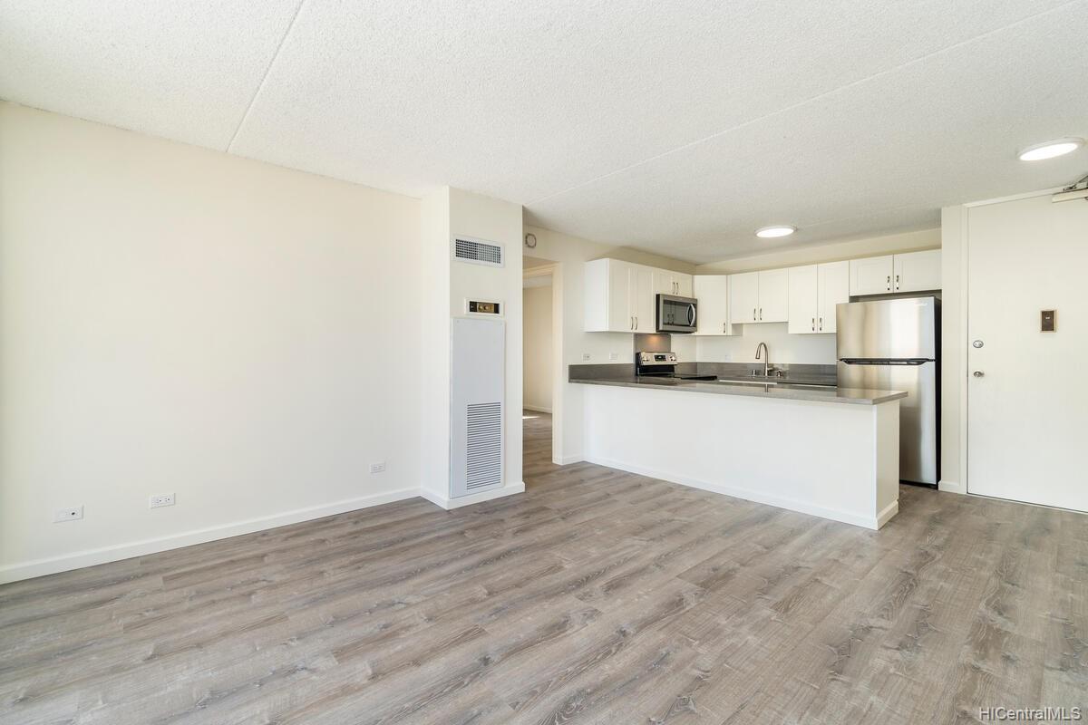 411 Hobron Lane #1613, Honolulu, HI 96815