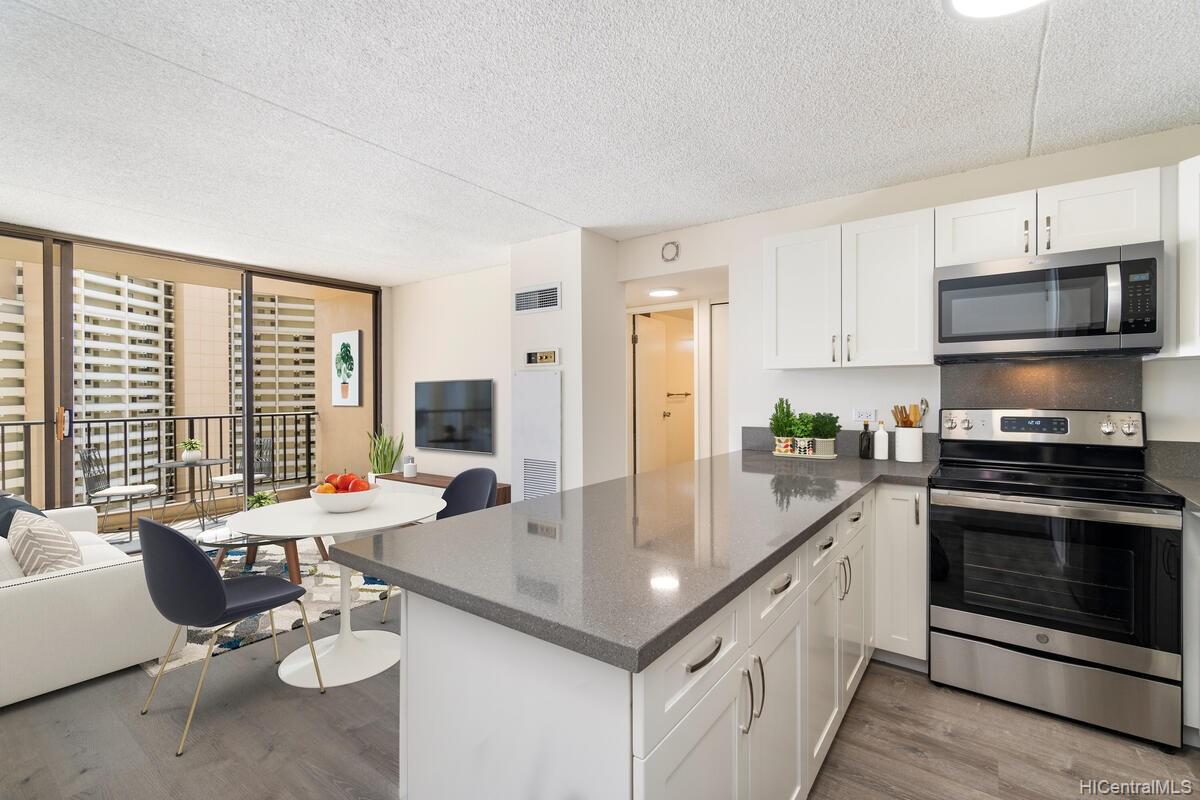 411 Hobron Lane #1613, Honolulu, HI 96815