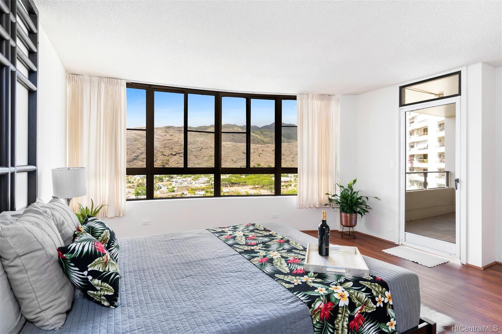 6770 Hawaii Kai Drive #1001, Honolulu, HI 96825