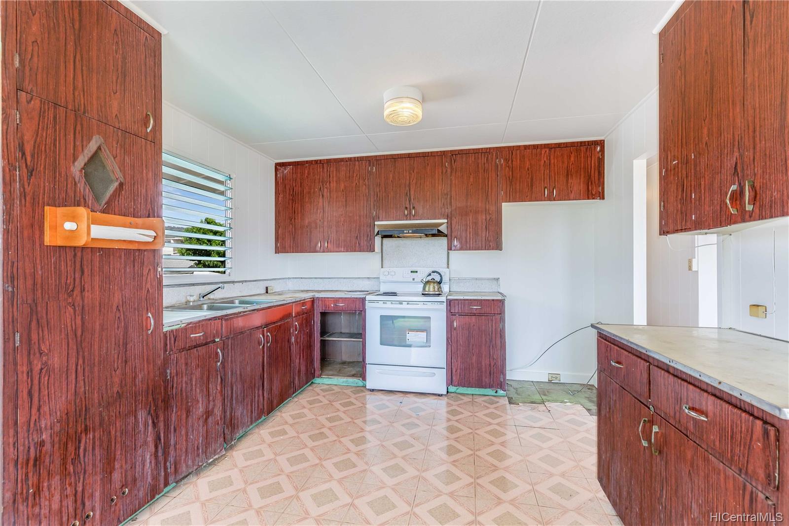 3022 Kaimuki Avenue Honolulu, HI 96816