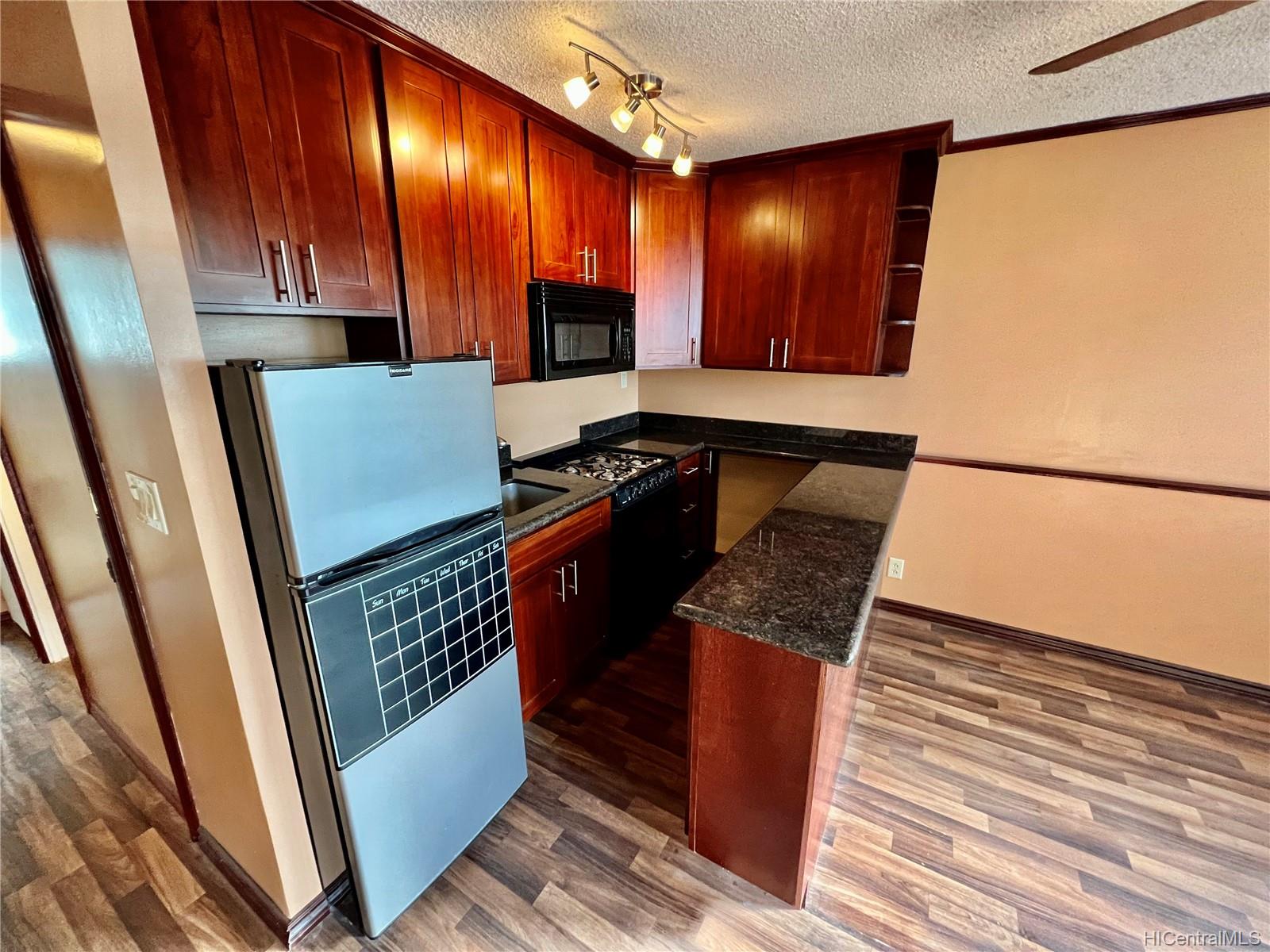 1867 Kaioo Drive #306, Honolulu, HI 96815