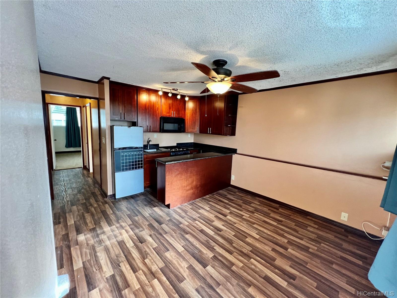 1867 Kaioo Drive #306, Honolulu, HI 96815