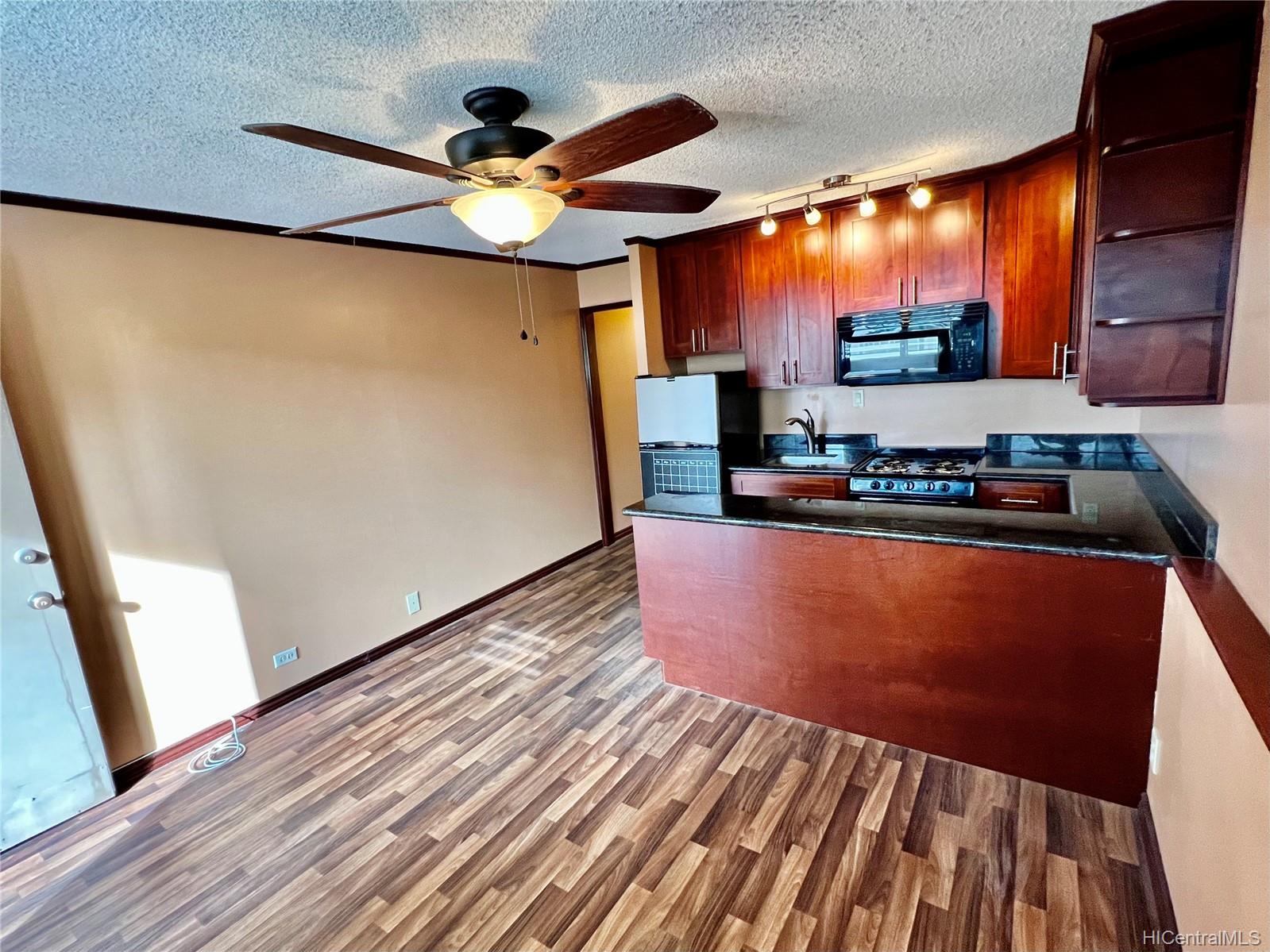 1867 Kaioo Drive #306, Honolulu, HI 96815