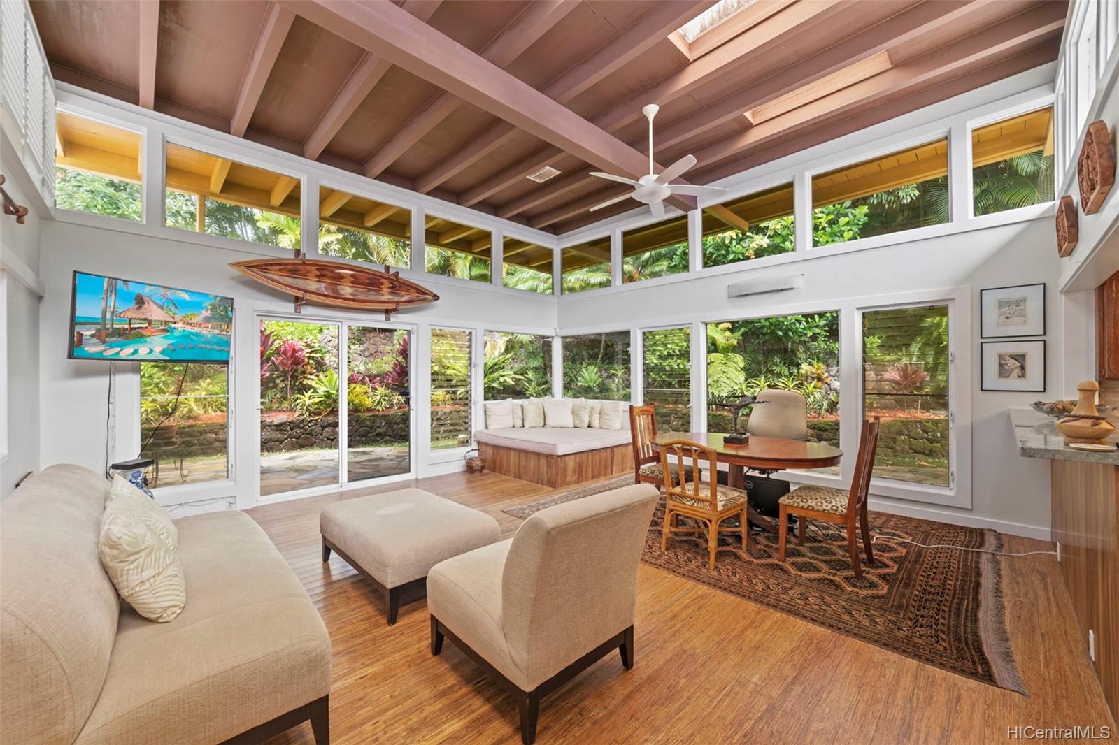 3654 Woodlawn Terrace Place Honolulu, HI 96822