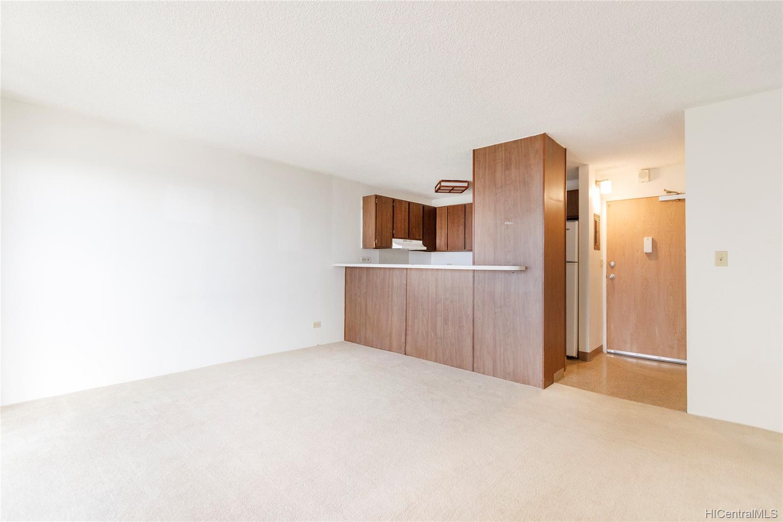 2140 Kuhio Avenue #2206, Honolulu, HI 96815
