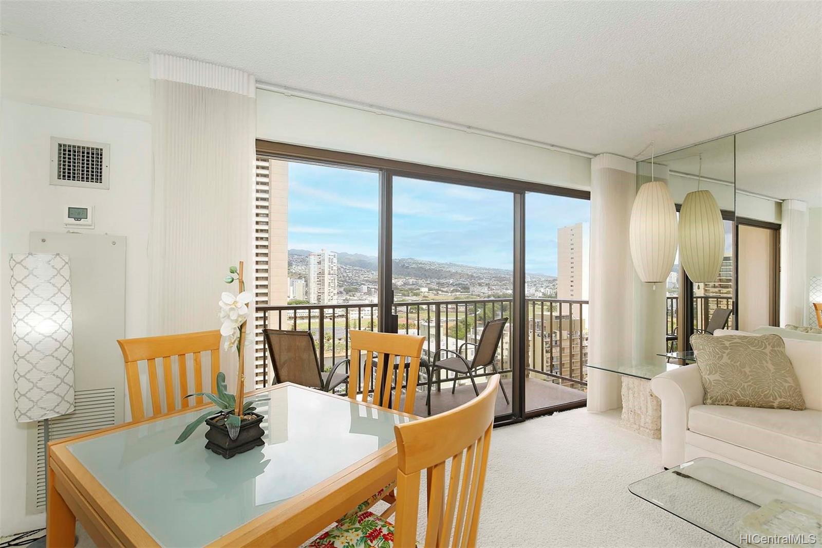 2140 Kuhio Avenue #1912, Honolulu, HI 96815