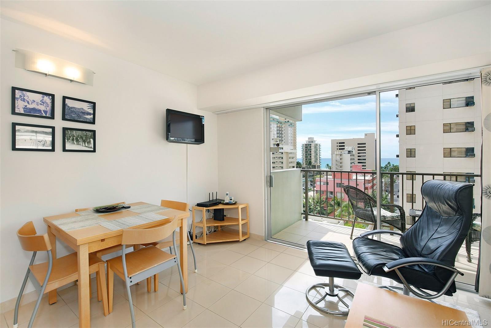 2440 Kuhio Avenue #812, Honolulu, HI 96815