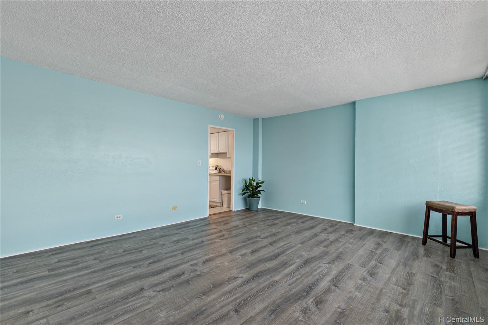 1020 Green Street #612, Honolulu, HI 96822