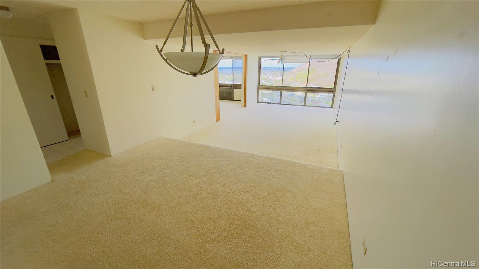 501 Hahaione Street #1/19J, Honolulu, HI 96825