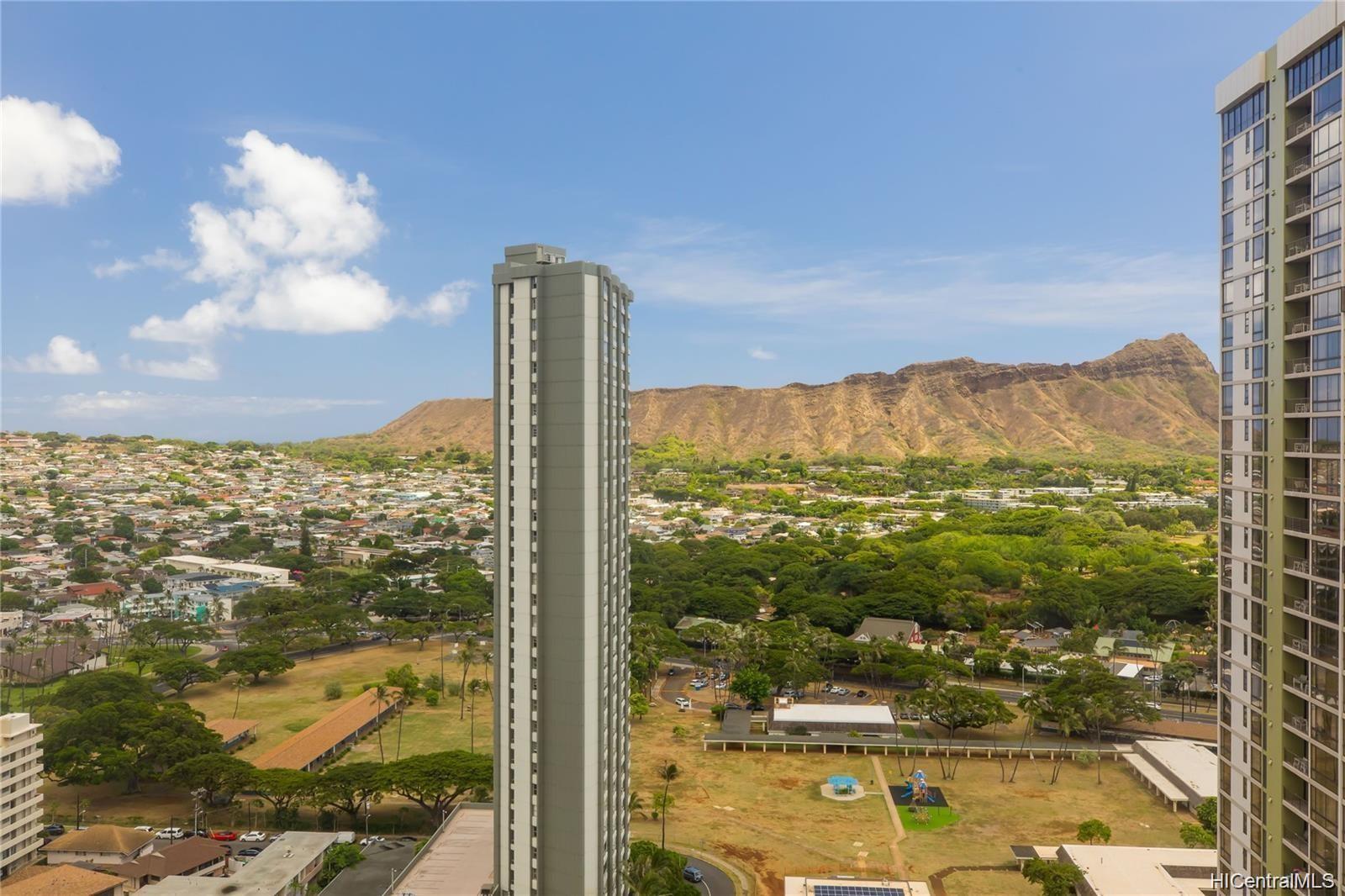 201 OHUA Avenue #2709, Honolulu, HI 96815