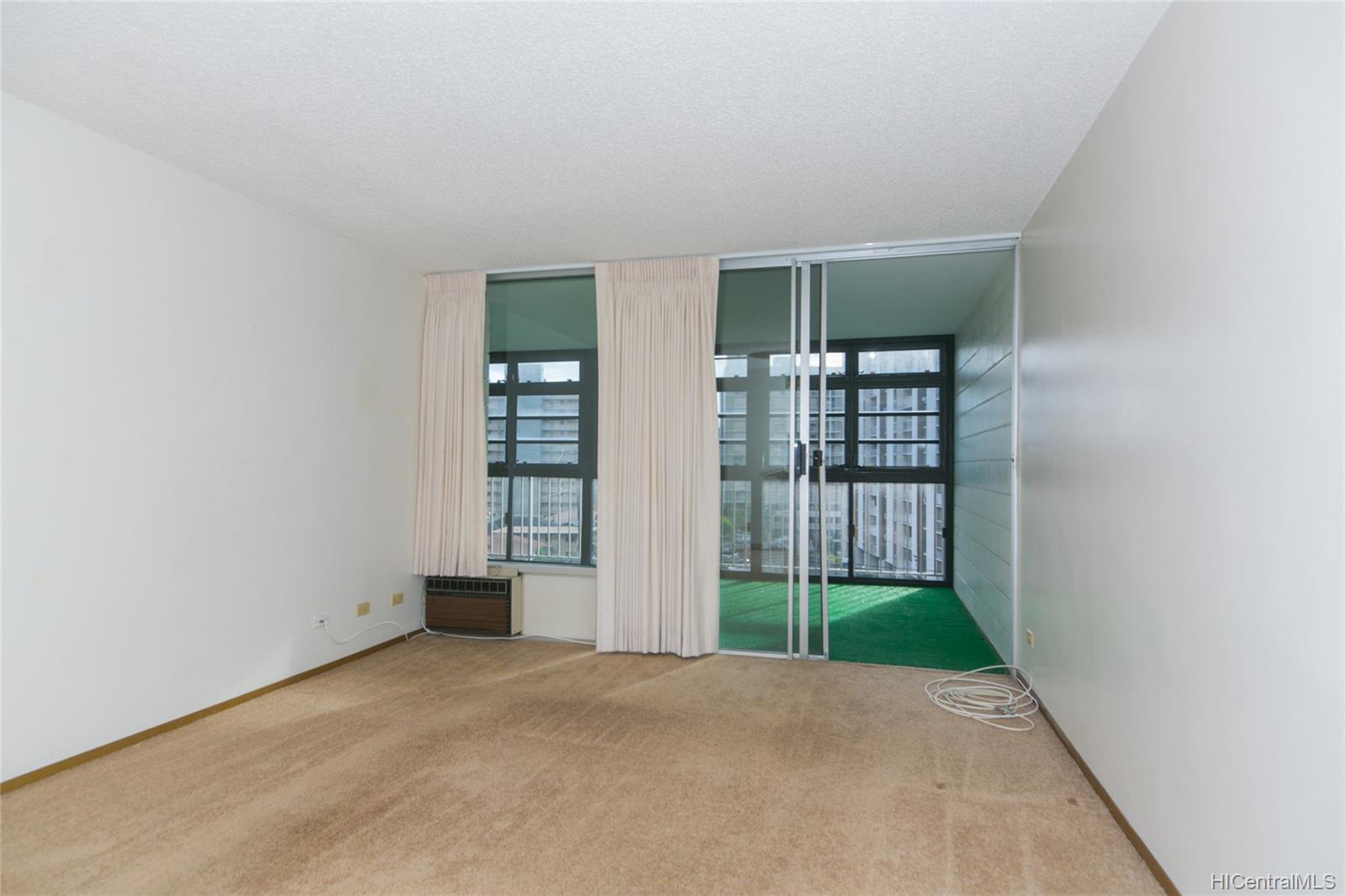 1414 Alexander Street #405, Honolulu, HI 96822