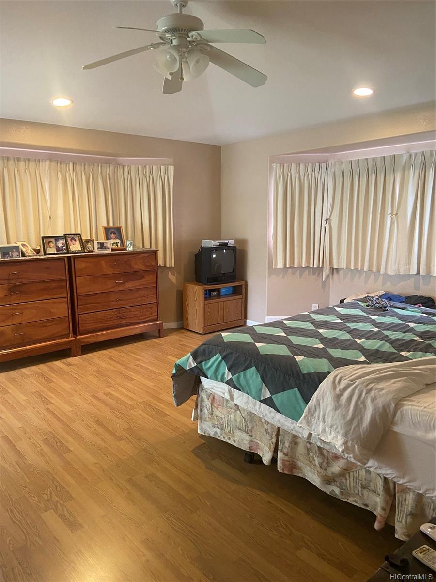 6074 Keoki Place Honolulu, HI 96821