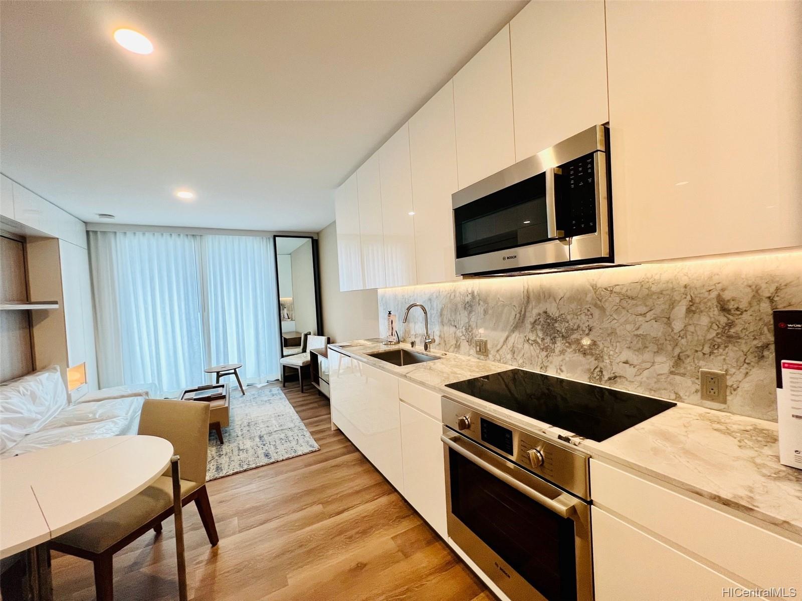 987 Queen Street #3908, Honolulu, HI 96814