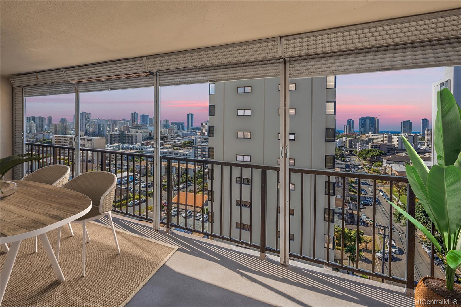 1201 Wilder Avenue #1204, Honolulu, HI 96822