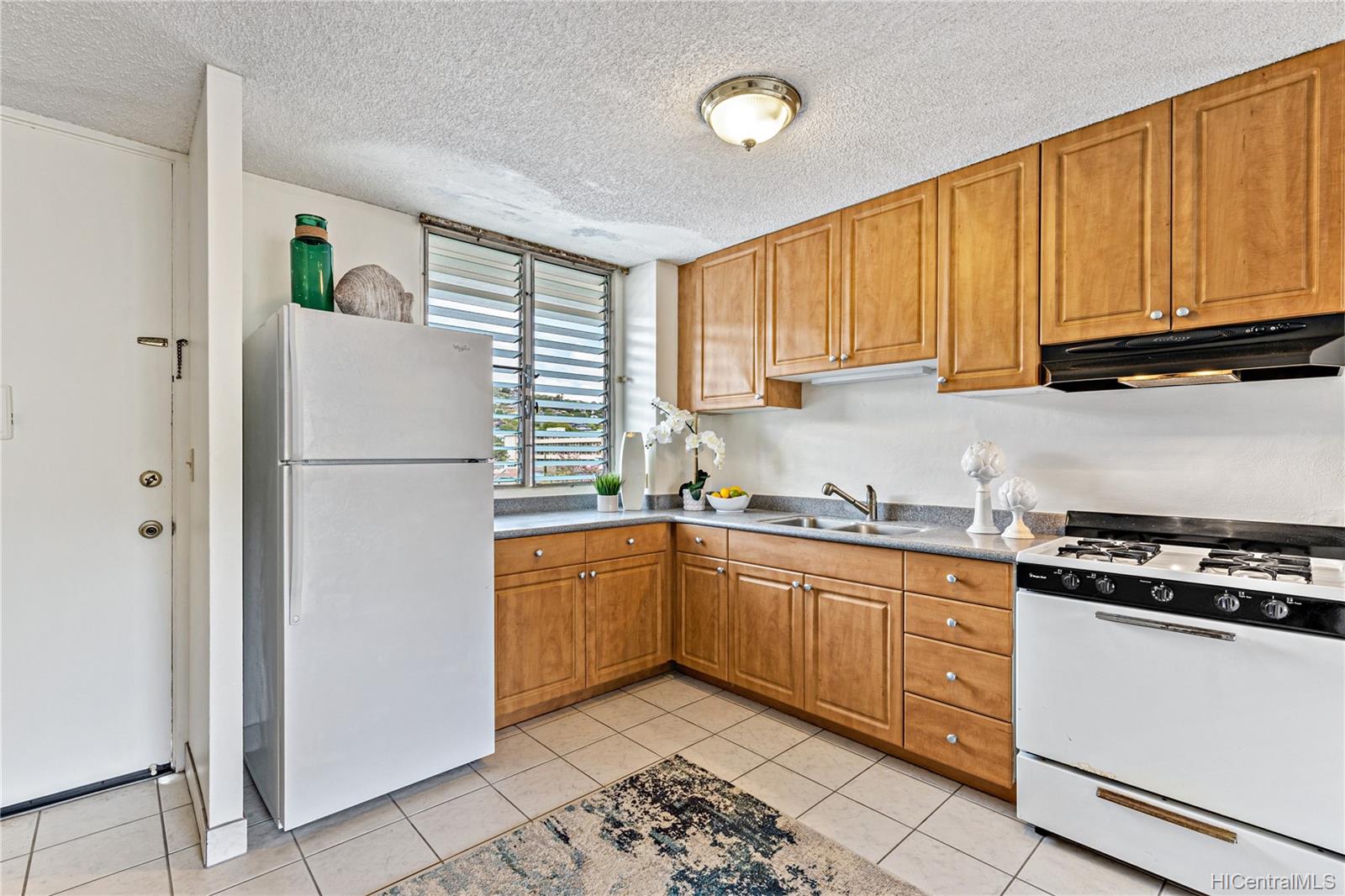 1722 Makiki Street #504, Honolulu, HI 96822