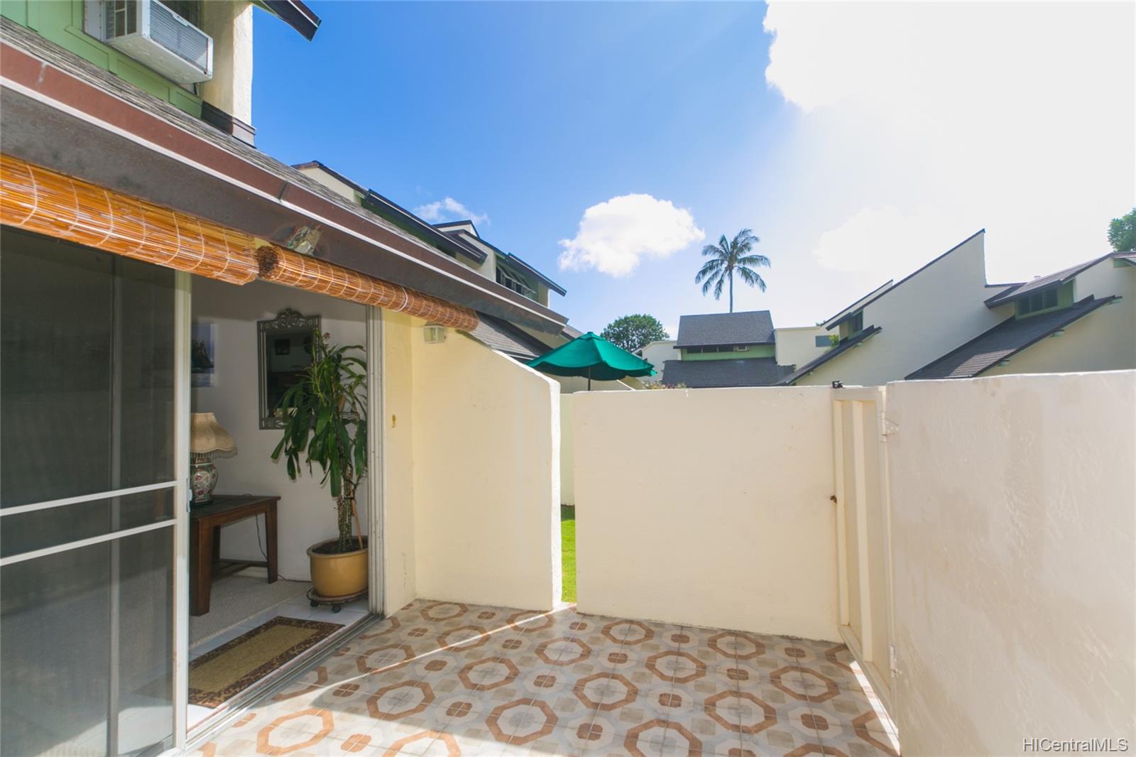 553 Pepeekeo Street #3, Honolulu, HI 96825