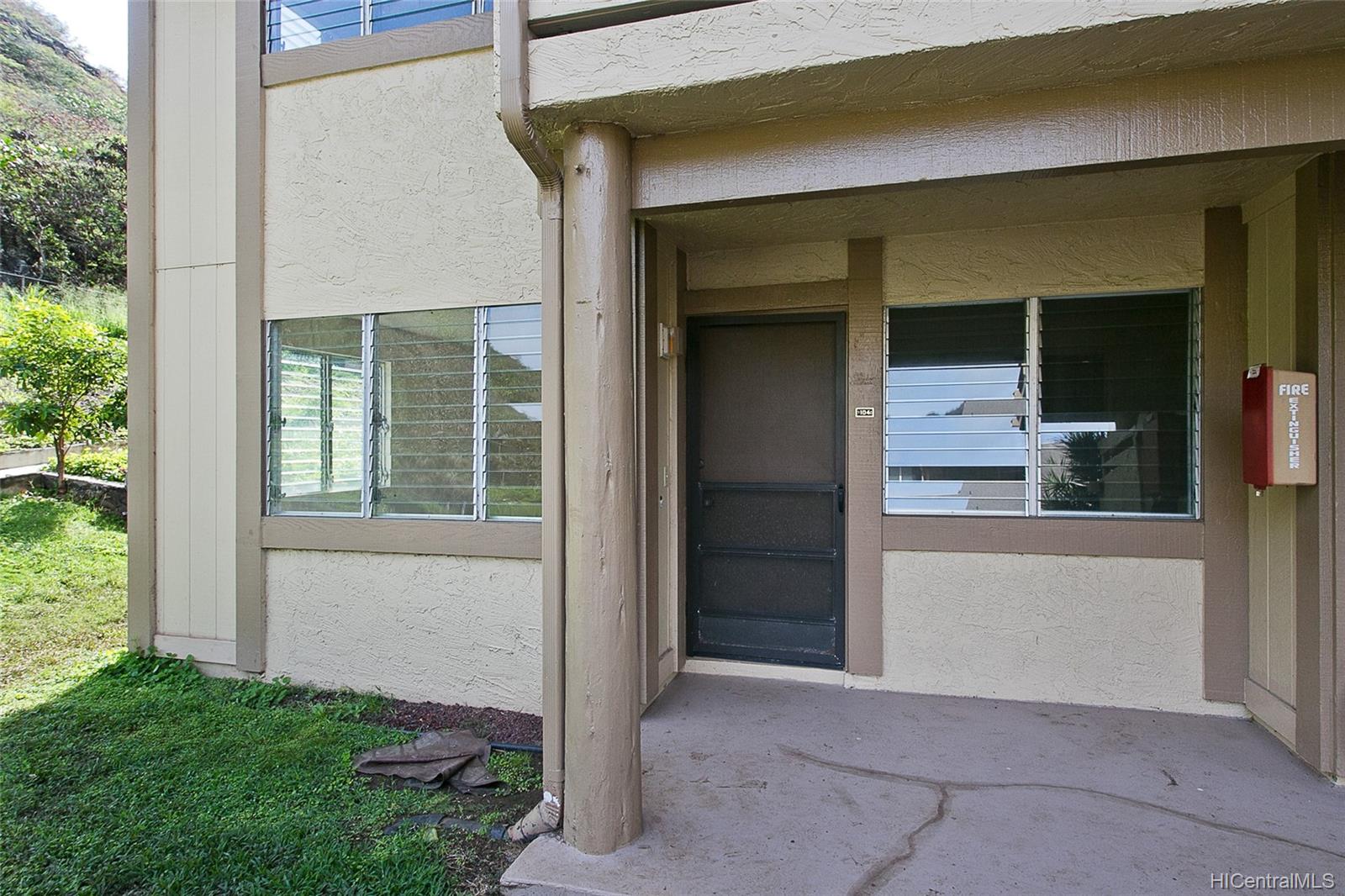 575 Hahaione Street #D104, Honolulu, HI 96825