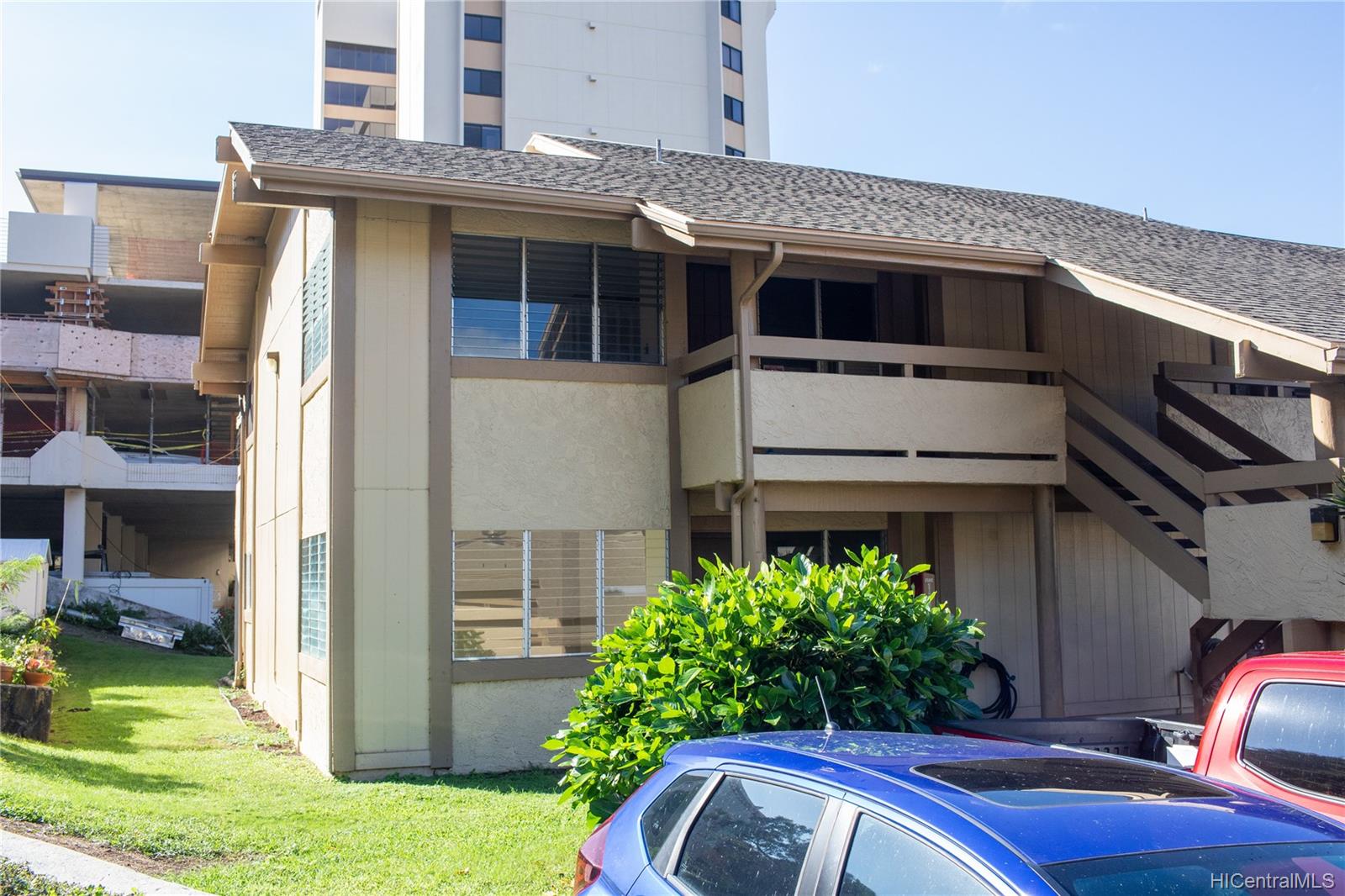 575 Hahaione Street #D104, Honolulu, HI 96825