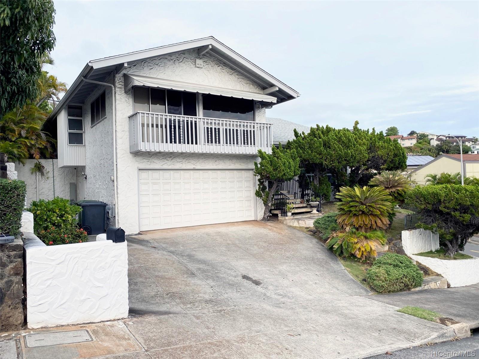 1603 Laukahi Street Honolulu, HI 96821