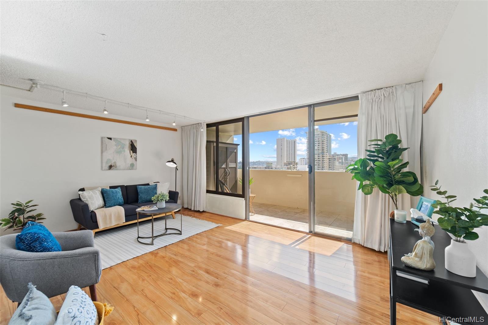 2092 Kuhio Avenue #1604, Honolulu, HI 96815